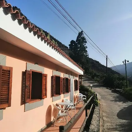 Beautiful 2 Bedroom Bungalow In Village 2 *